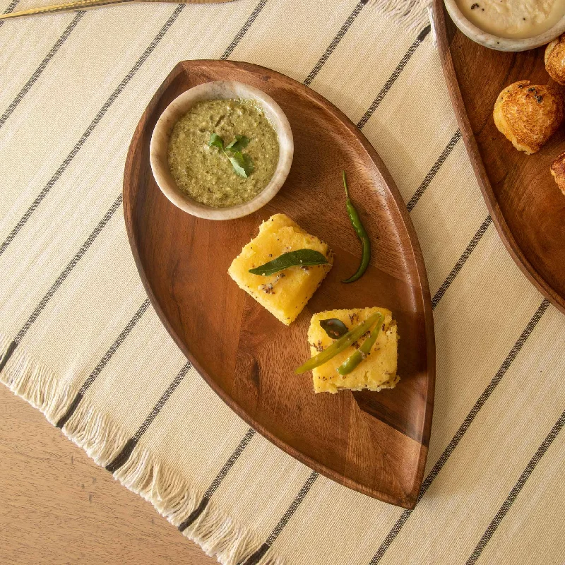 umber leaf chip & dip platter