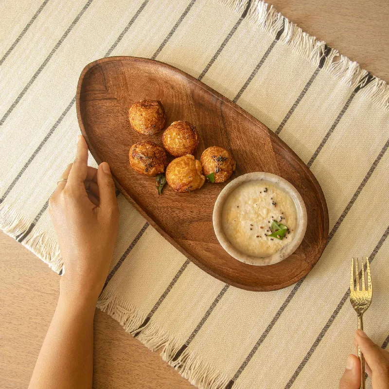 umber leaf oval chip & dip platter.